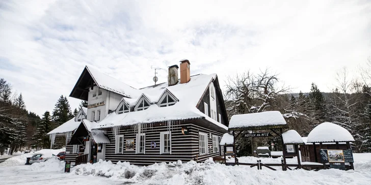 Pobyt v malebné roubence na okraji Harrachova s bohatou polopenzí formou bufetu