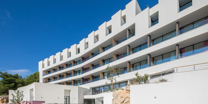 Dokonalý relax na Jadranu: 4* adult only hotel se snídaní, infinity bazén a sauny