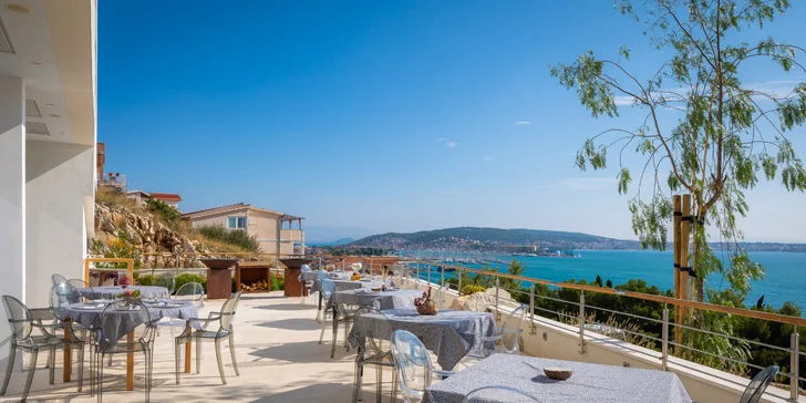 Dokonalý relax na Jadranu: 4* adult only hotel se snídaní, infinity bazén a sauny