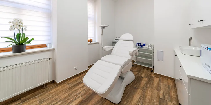 Dejte sbohem chloupkům: depilace cukrovou pastou, podpaží, bikiny, nohy i ruce