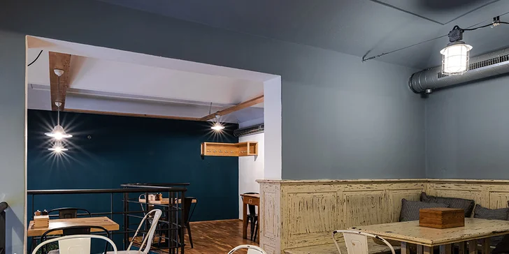 Smash burger, hranolky, omáčka, coleslaw a limonáda pro 1 či 2 osoby