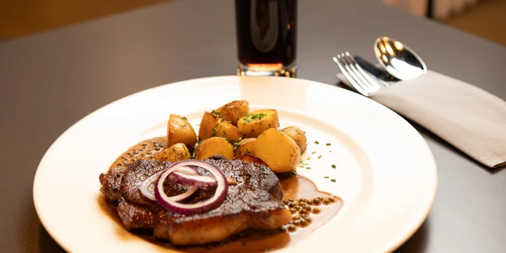 Vouchery na 500–1 500 Kč do moderní restaurace ve Vítkovicích: česká klasika i zahraniční dobroty