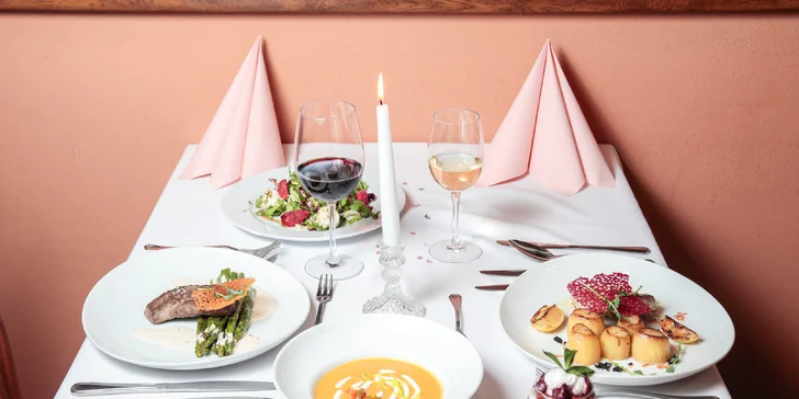 Čtyřchodové romantické menu pro dva: striploin nebo tuňák, batátový krém i dezert
