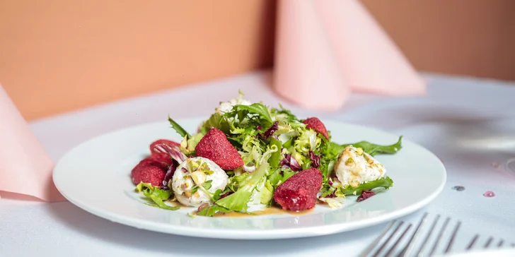 Čtyřchodové romantické menu pro dva: striploin nebo tuňák, batátový krém i dezert