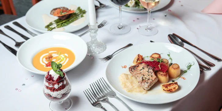 Čtyřchodové romantické menu pro dva: striploin nebo tuňák, batátový krém i dezert