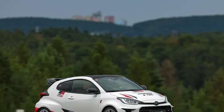 Zážitková jízda v Toyotě GR Yaris na okreskách: 20, 30 nebo 40 min.