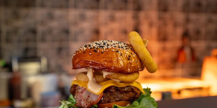 Vouchery na 200–1 000 Kč na cokoliv ve street food bistru Adria Burgers