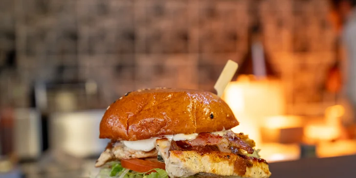 Vouchery na 200–1 000 Kč na cokoliv ve street food bistru Adria Burgers