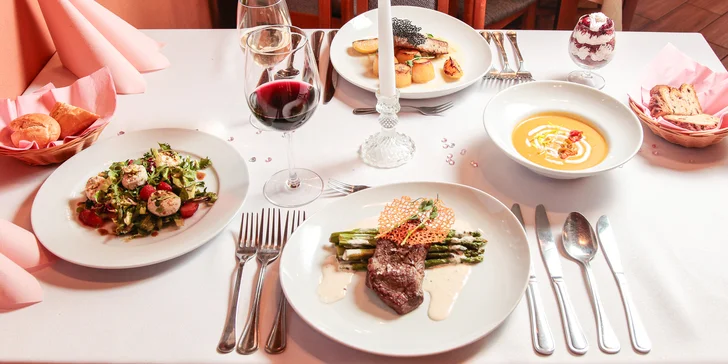 Čtyřchodové romantické menu pro dva: striploin nebo tuňák, batátový krém i dezert