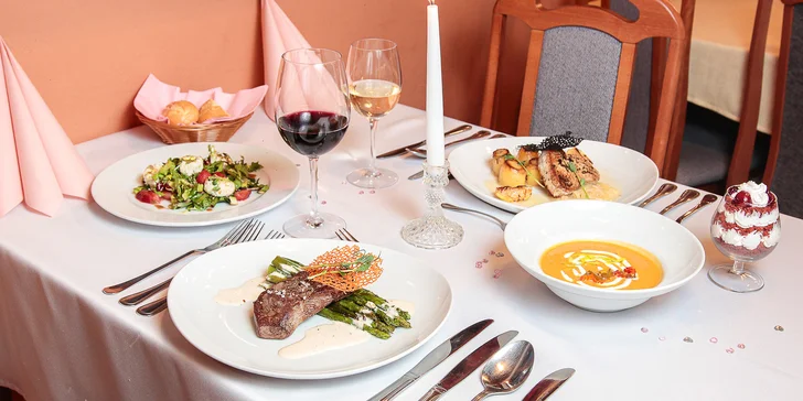 Čtyřchodové romantické menu pro dva: striploin nebo tuňák, batátový krém i dezert