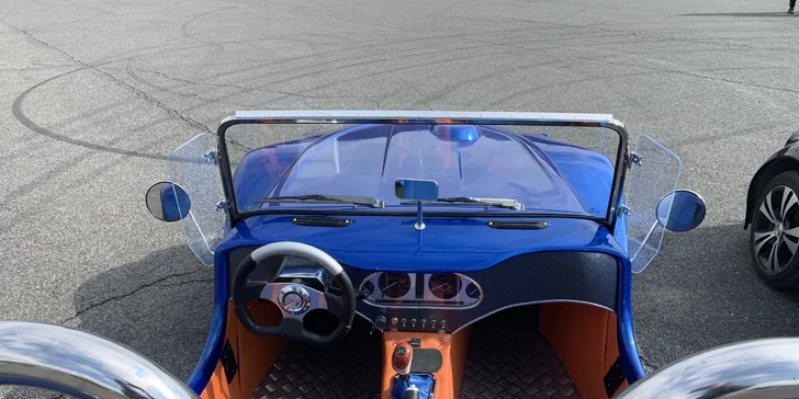 Pohodová vyjížďka: zapůjčení dvoumístného kabrioletu Roadster Kaipan 14 na 2 hod. i víkend