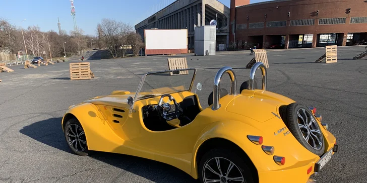 Pohodová vyjížďka: zapůjčení dvoumístného kabrioletu Roadster Kaipan 14 na 2 hod. i víkend