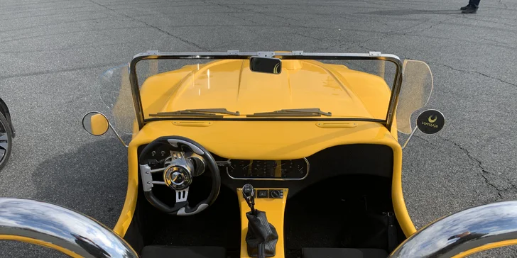 Pohodová vyjížďka: zapůjčení dvoumístného kabrioletu Roadster Kaipan 14 na 2 hod. i víkend