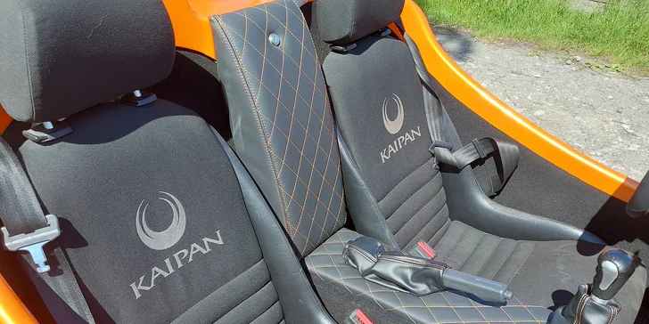 Pohodová vyjížďka: zapůjčení dvoumístného kabrioletu Roadster Kaipan 14 na 2 hod. i víkend