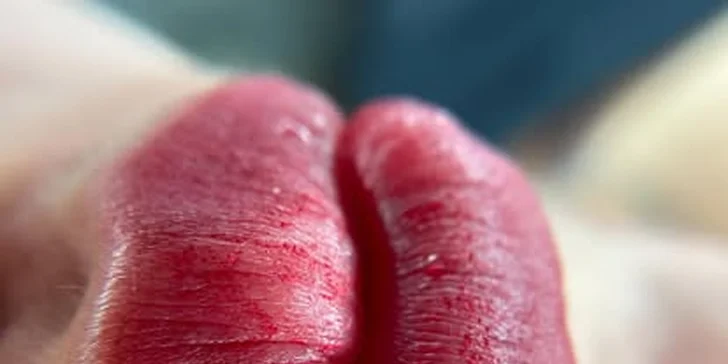 Permanentní make-up: oční linky, obočí pudrovou metodou nebo rty metodou aqua lips