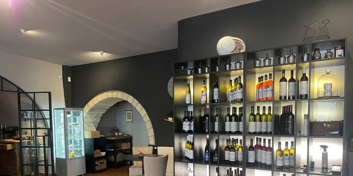 Pobyt v srdci Mikulova v Boutique hotelu Templ: snídaně, degustační menu s vinným párováním i noc zdarma