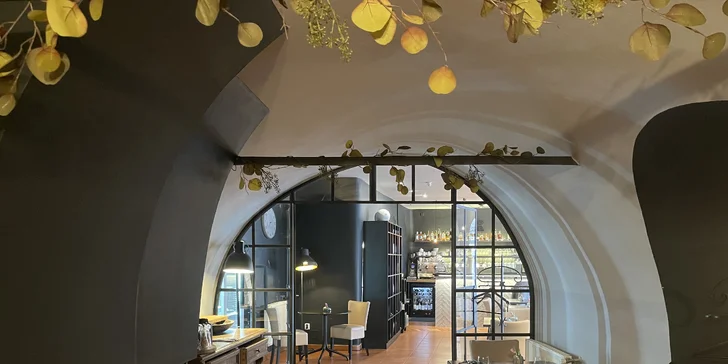 Pobyt v srdci Mikulova v Boutique hotelu Templ: snídaně, degustační menu s vinným párováním i noc zdarma