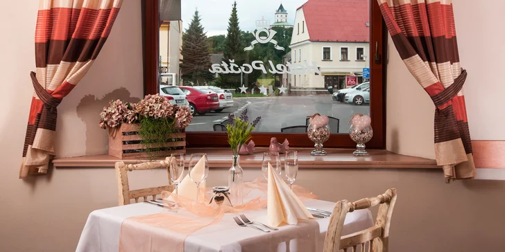 Pobyt v srdci Českého ráje: hotel se snídaní i polopenzí s degustační večeří