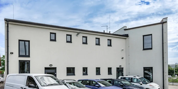 Čištění interiéru aut i s tepováním sedaček či dezinfekcí ozonem