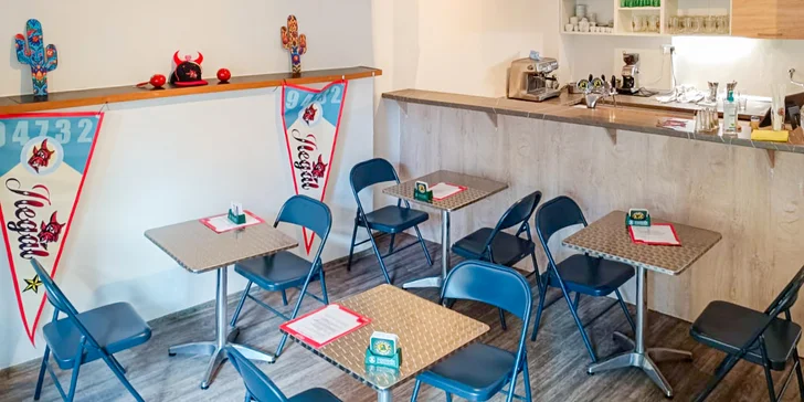 Takíza aneb tacos party: 17 mexických tacos až pro 4 osoby a salsy podle výběru