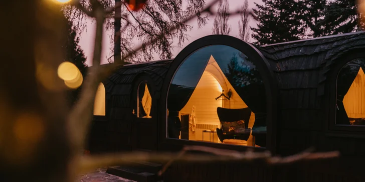 Designové iglú u Plumlovské přehrady: privátní vířivka, sauna a masážní křeslo