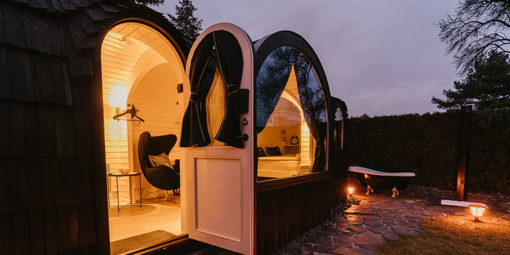 Designové iglú u Plumlovské přehrady: privátní vířivka, sauna a masážní křeslo