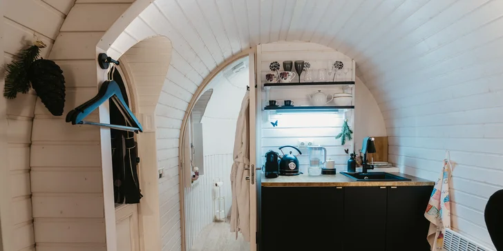 Designové iglú u Plumlovské přehrady: privátní vířivka, sauna a masážní křeslo