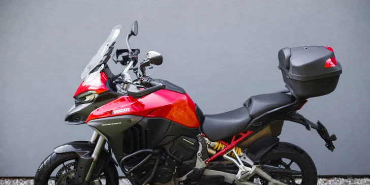Zážitková jízda na dvou kolech: zapůjčení motocyklu BMW či Ducati na 1 nebo 2 dny