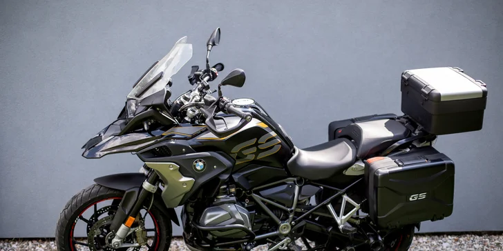 Zážitková jízda na dvou kolech: zapůjčení motocyklu BMW či Ducati na 1 nebo 2 dny
