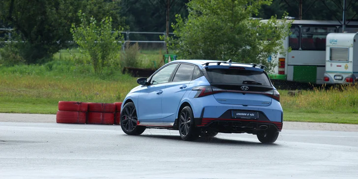 Zážitková jízda ve voze Hyundai i20N: 20–40 min., několik míst po ČR