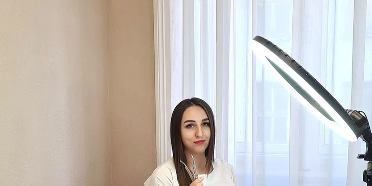 Řasy podle nejnovějších trendů: prodloužení metodou řasa na řasu, 2D až 7D