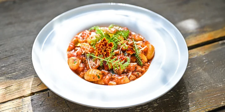 Pobyt v srdci Mikulova v Boutique hotelu Templ: snídaně, degustační menu s vinným párováním i noc zdarma