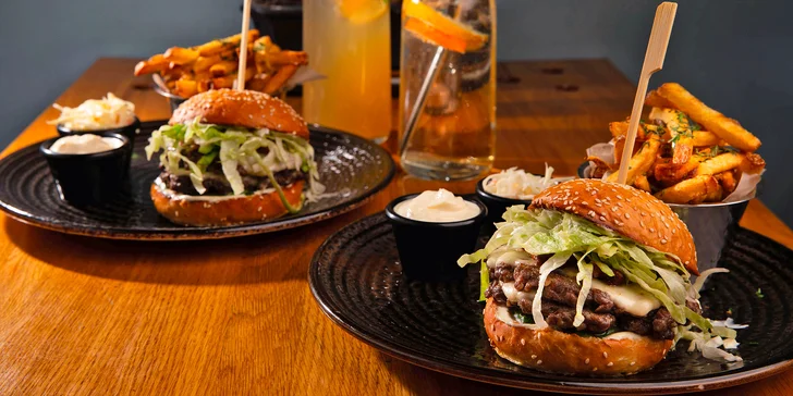 Smash burger, hranolky, omáčka, coleslaw a limonáda pro 1 či 2 osoby