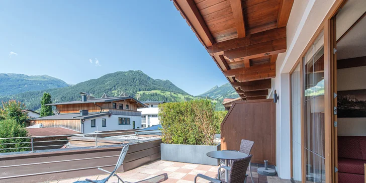 Krásný hotel v Tyrolsku: polopenze plus, neomezený wellness s infinit bazénem a výlety i golf
