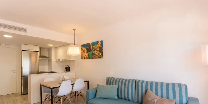 Dovolená ve Španělsku: vybavené apartmány kousek od pláže, vlastní doprava