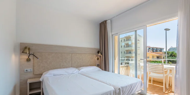 Dovolená ve Španělsku: vybavené apartmány kousek od pláže, vlastní doprava