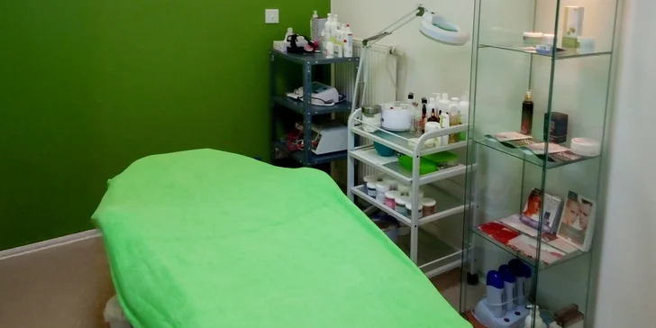 Kosmetické ošetření dle výběru: péče na omlazení a regeneraci nebo čištění a detox