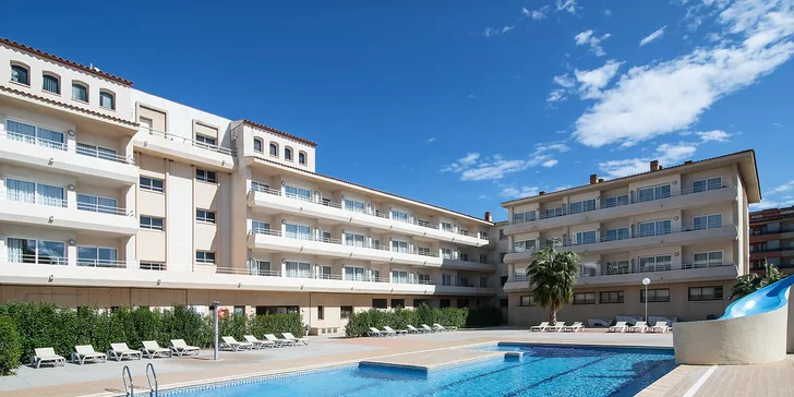 Dovolená ve Španělsku: vybavené apartmány kousek od pláže, vlastní doprava