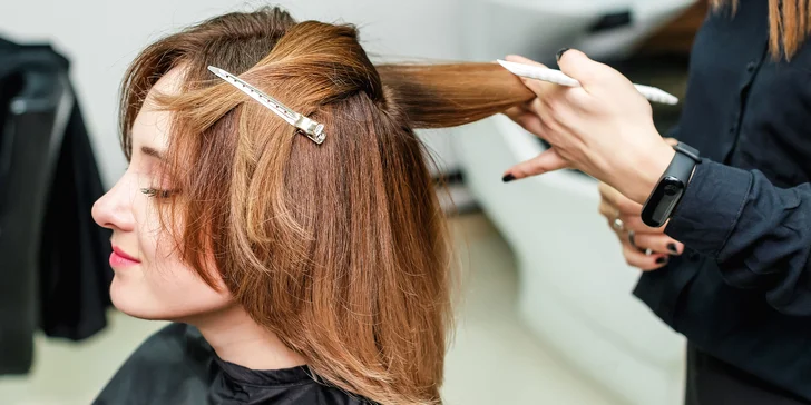 Dámský střih s mytím a stylingem pro všechny délky vlasů i kolagen nebo výživa
