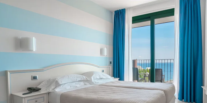 Lago di Garda: 4* hotel s bazénem a panoramatickou terasou hned u jezera, polopenze v ceně
