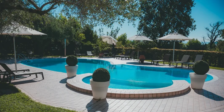 Lago di Garda: 4* hotel s bazénem a panoramatickou terasou hned u jezera, polopenze v ceně