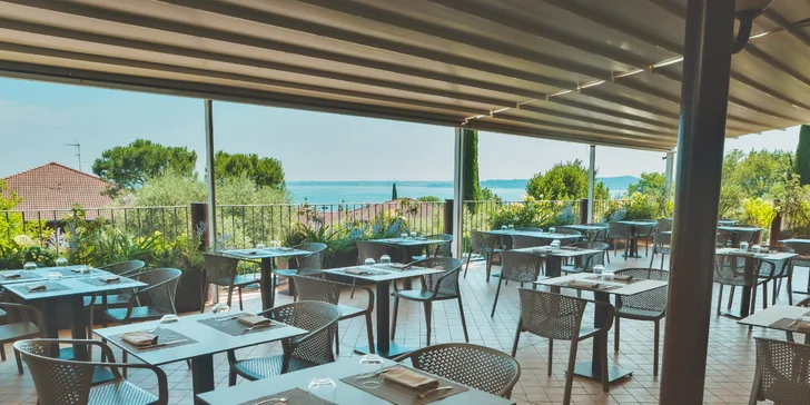Lago di Garda: 4* hotel s bazénem a panoramatickou terasou hned u jezera, polopenze v ceně