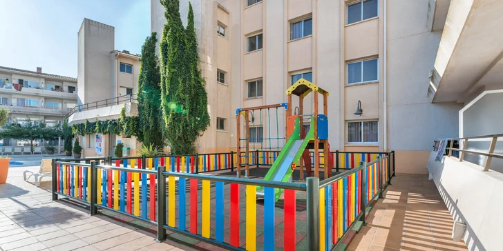 Dovolená ve Španělsku: vybavené apartmány kousek od pláže, vlastní doprava