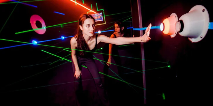 40 min. adrenalinu pro 4 osoby: laser game, laserové bludiště a 9D kino