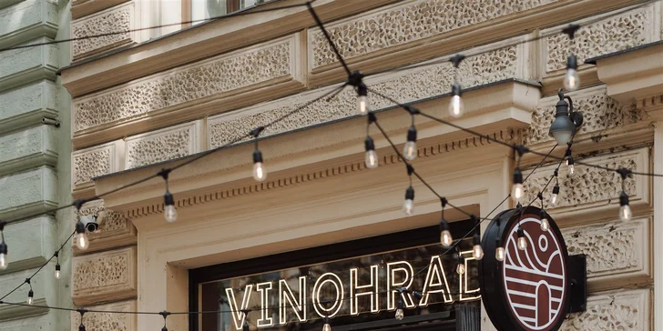 Tapas i degustace vín nebo nabitá karta do winebaru na Vinohradech pro 2 osoby