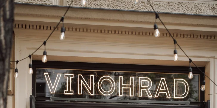 Tapas i degustace vín nebo nabitá karta do winebaru na Vinohradech pro 2 osoby