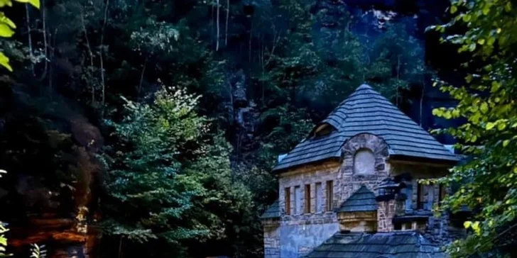 Pobyt v tajuplné historické plynárně v Hřensku se snídaní nebo bez stravy