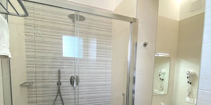 Dovolená v Itálii: 3* hotel v Caorle přímo u pláže se snídaní i plážový servis