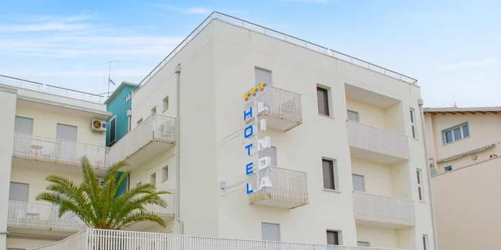 Dovolená v Itálii: 3* hotel v Caorle přímo u pláže se snídaní i plážový servis