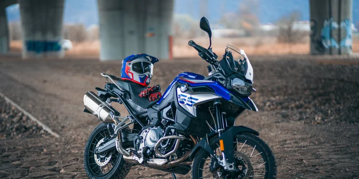 Pronájem motorky BMW na 1 den nebo celý týden i s možností příslušenství